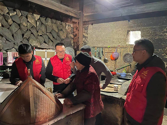 溫暖同行|這個冬天TA們不再“冷”，億泰公益在路上！